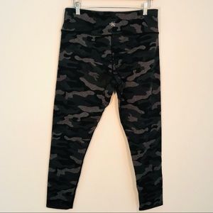 Calvin Klein stretch pull on pant 90% cotton 10% spandex size L